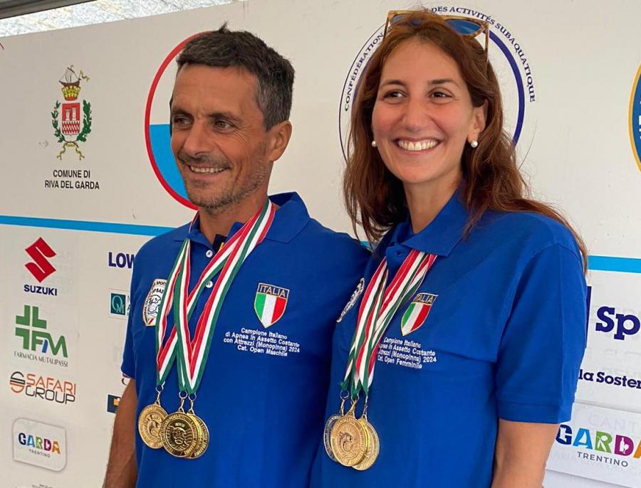 images/images/attivitasubacquee_nuotopinnato/apnea/medium/Foto_Carrera_e_Auteri_premiazione.jpg