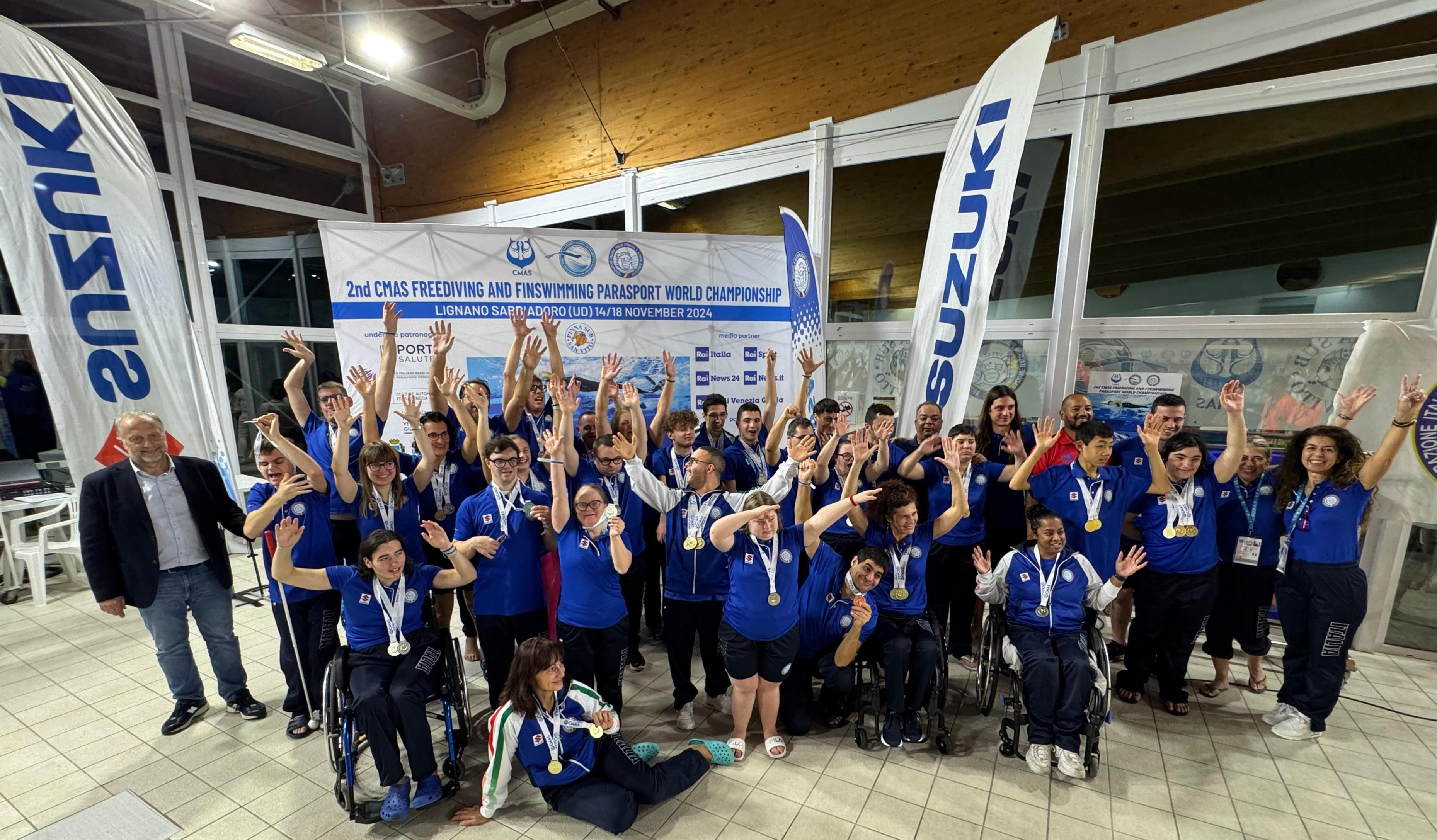 Foto di gruppo nuoto pinnato 2024